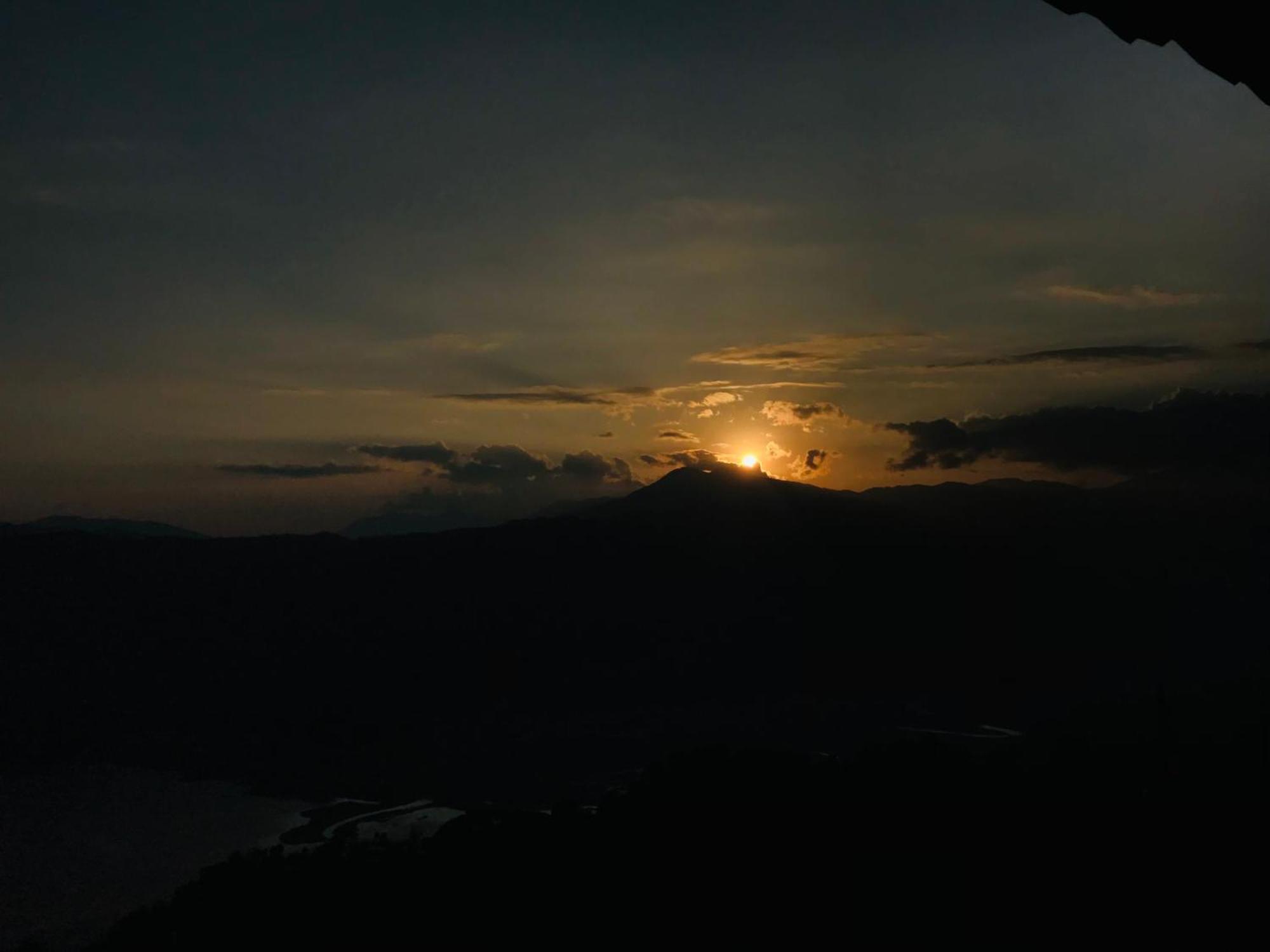 Hom'S Homestay & Farmstay Sarangkot Pokhara Esterno foto